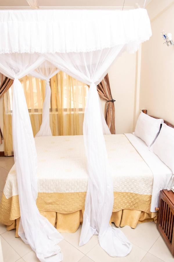 Briston Hotel Arusha Bagian luar foto