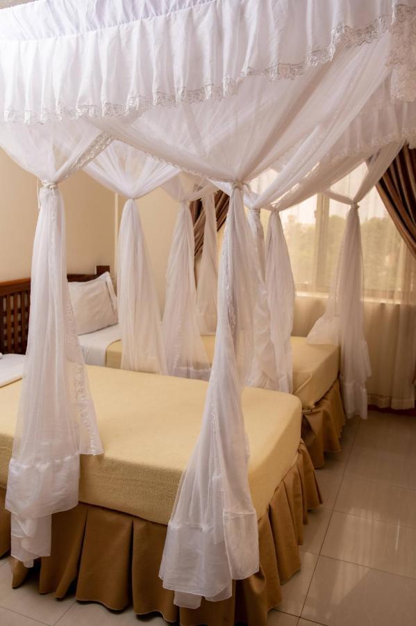 Briston Hotel Arusha Bagian luar foto
