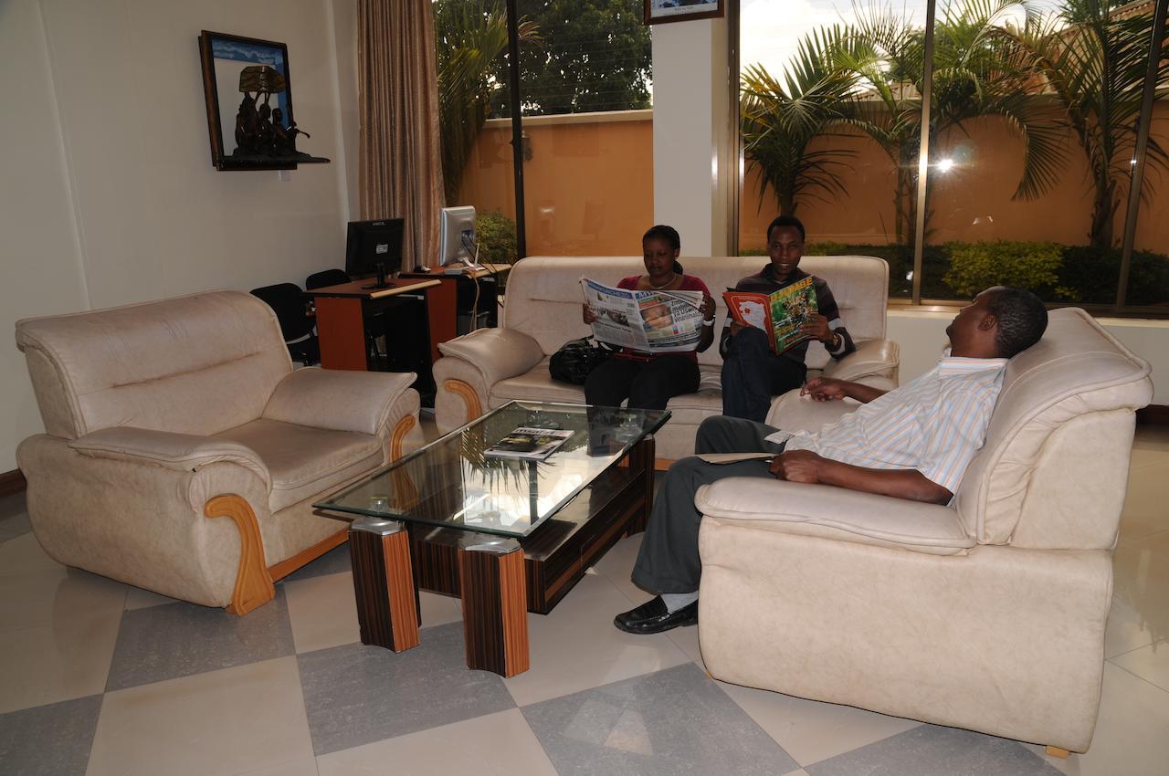 Briston Hotel Arusha Bagian luar foto