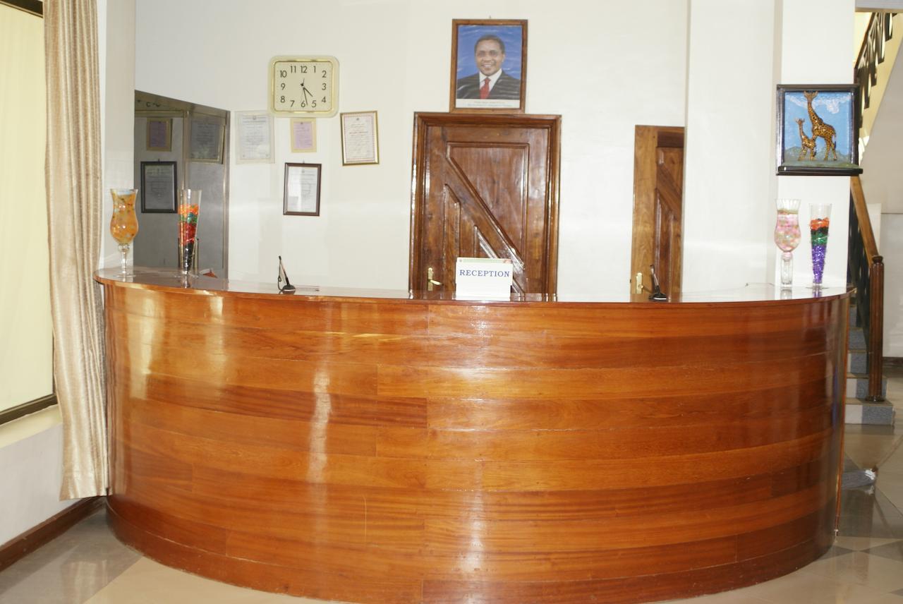 Briston Hotel Arusha Bagian luar foto
